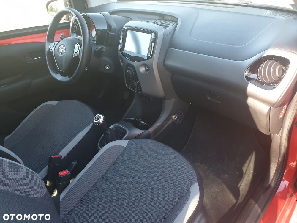 Toyota Aygo x-play - 9