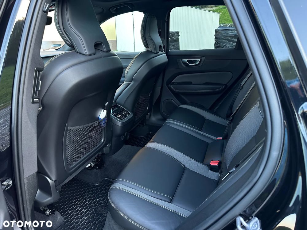 Volvo XC 60 D5 AWD R-Design - 10