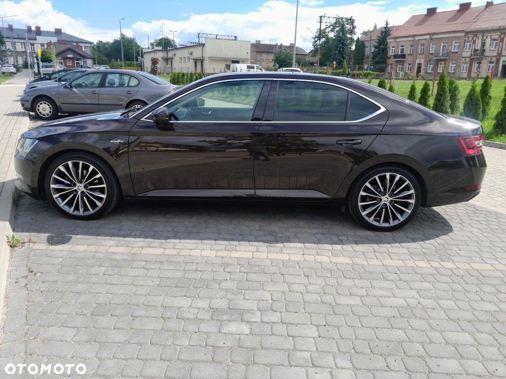 Skoda Superb 2.0 TDI L&K DSG - 11