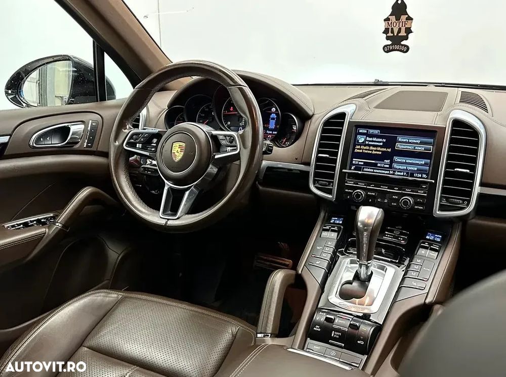 Porsche Cayenne 3.0 L - 10