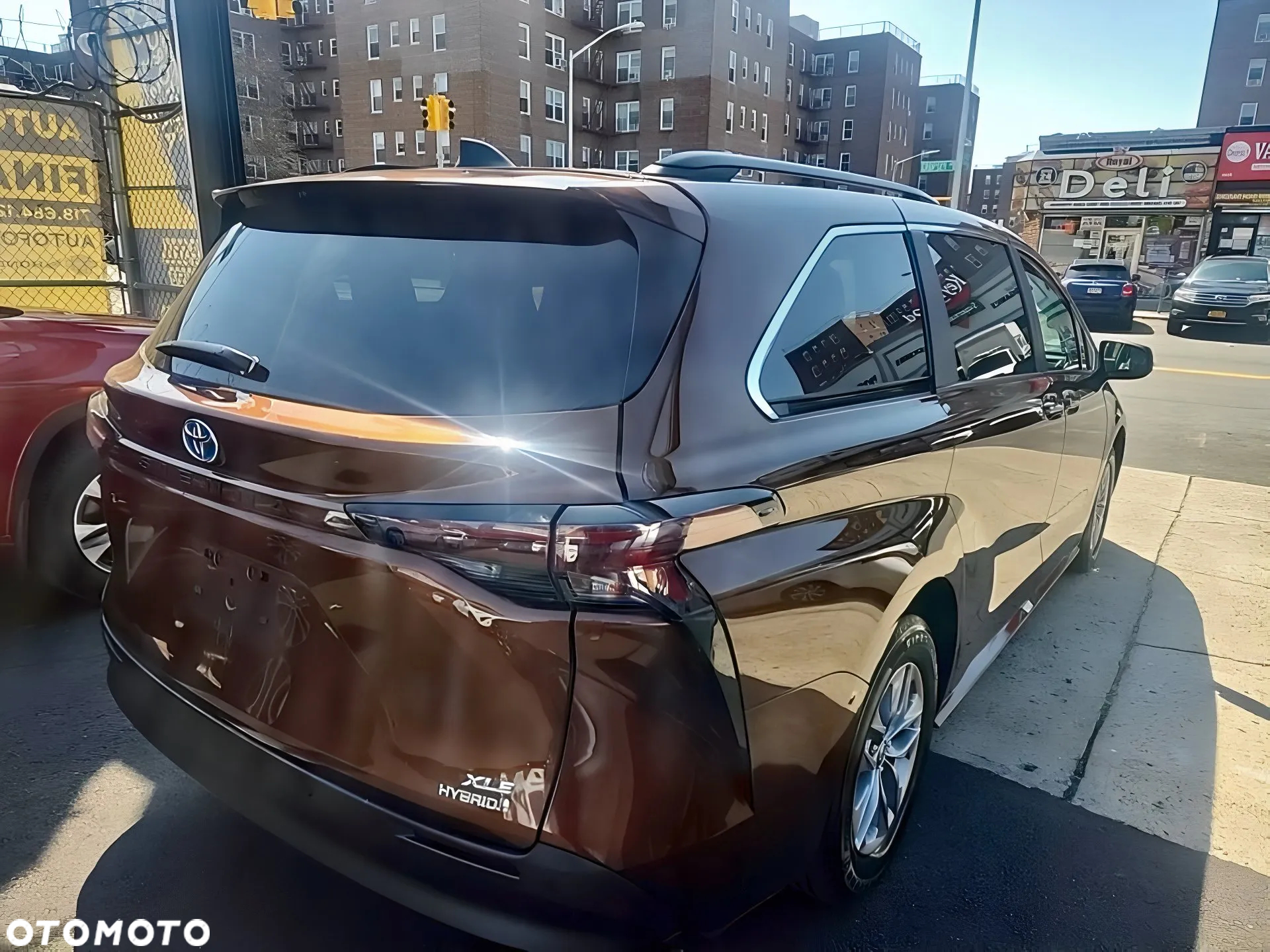Toyota Sienna - 6