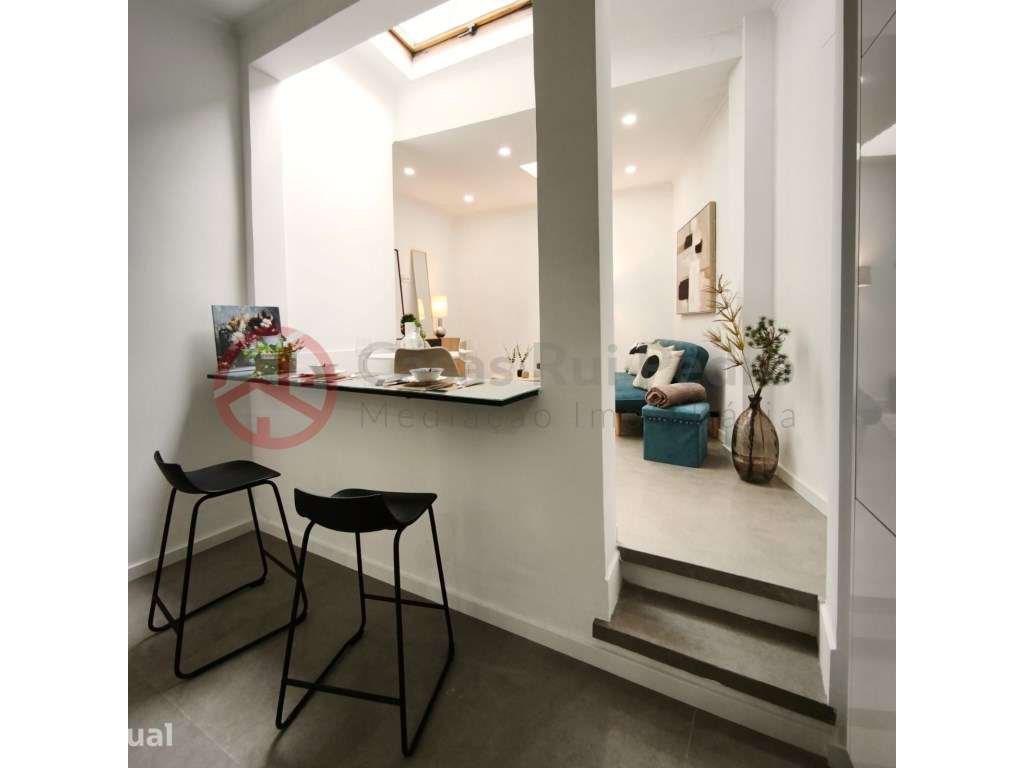 Apartamento T3 totalmente remodelado com elevador em Benfica, Lisboa - Grande imagem: 2/26