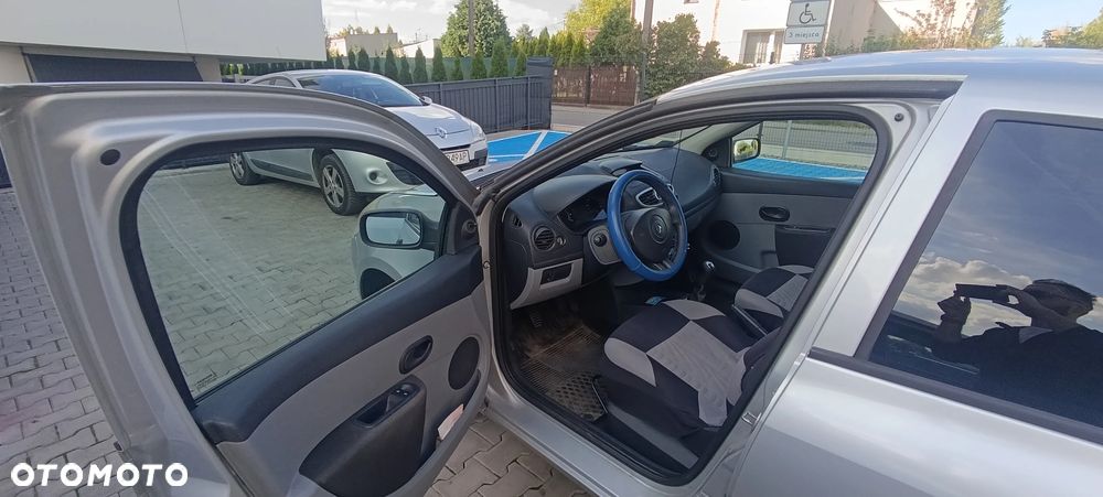 Renault Clio 1.2 16V Authentique - 5