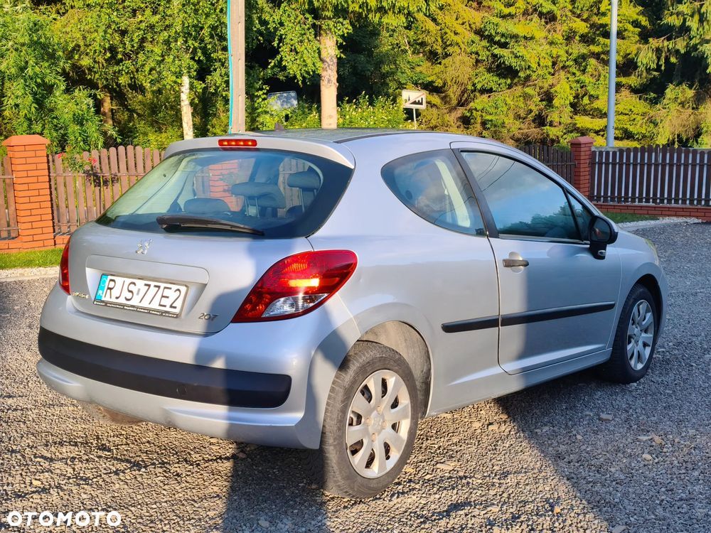 Peugeot 207 - 8