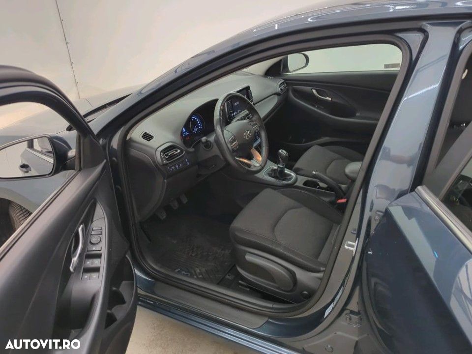 Hyundai i30 1.5 110CP 5DR M/T Highway - 11