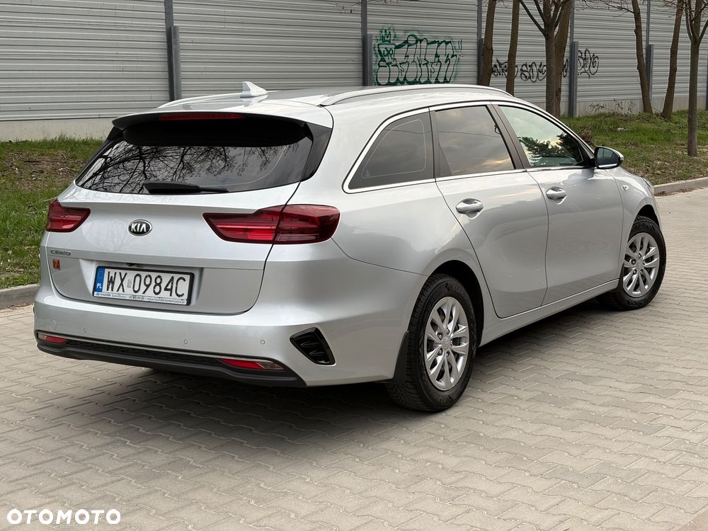 Kia Ceed 1.6 CRDi mHEV M - 4