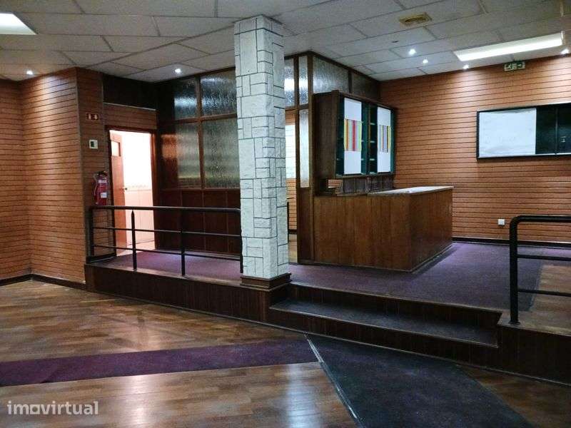 Salão escritório estúdio loja c/Ar Condicionado no centro de Ermesinde