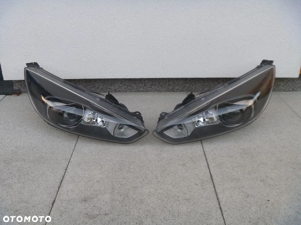 FORD FOCUS MK3 LIFT XENON LED PRAWY ORYGINAŁ - 1