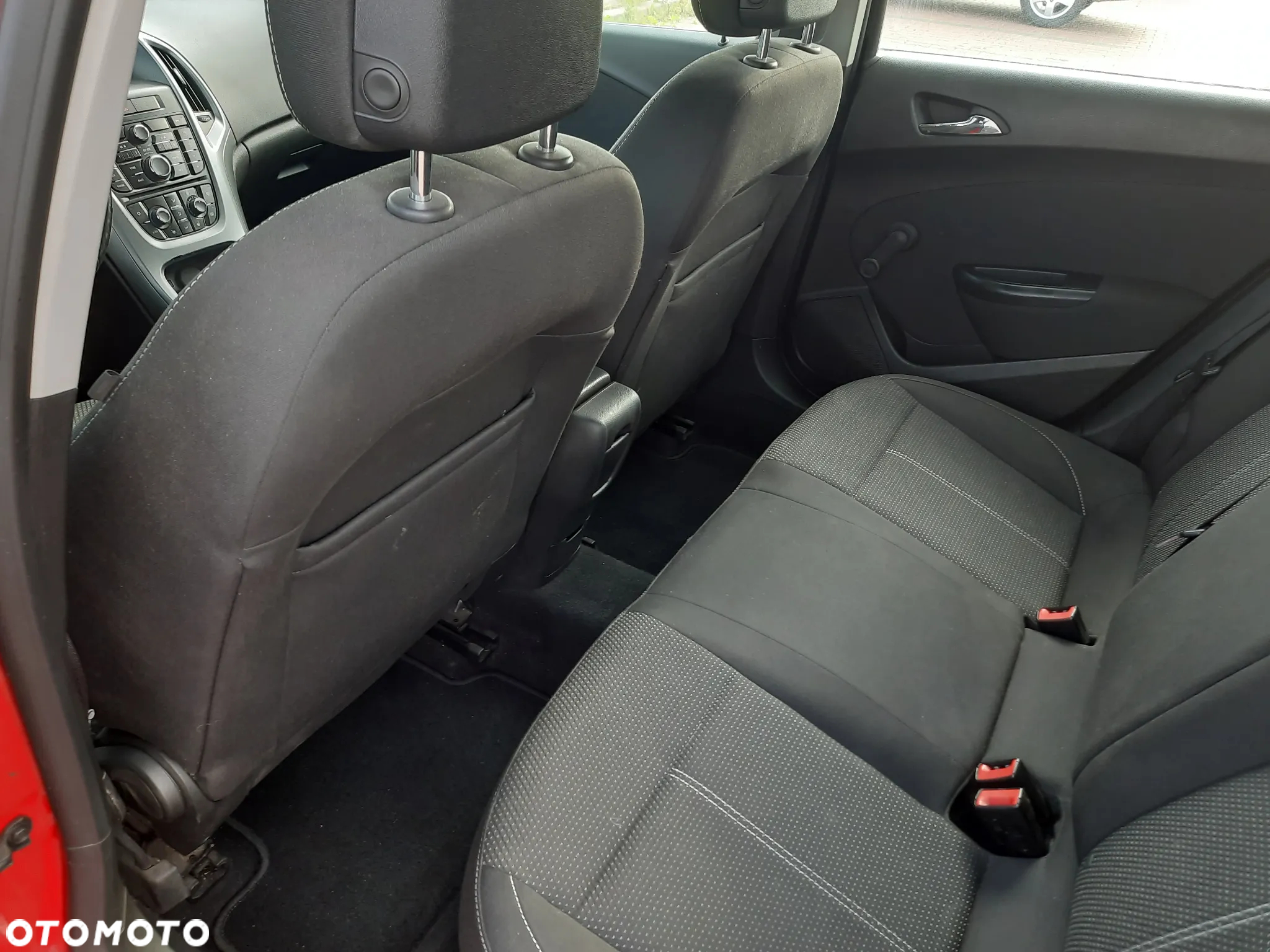 Opel Astra IV 1.4 T Cosmo EU6 - 7