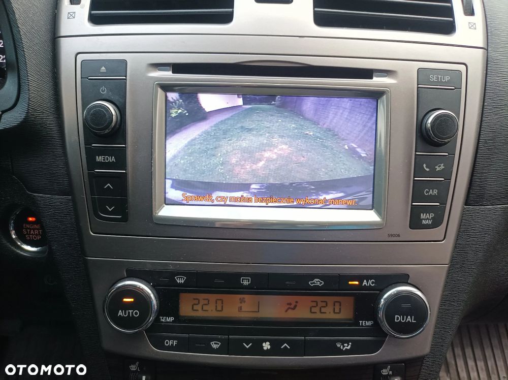 Toyota Avensis 1.8 Sol plus NAVI - 16