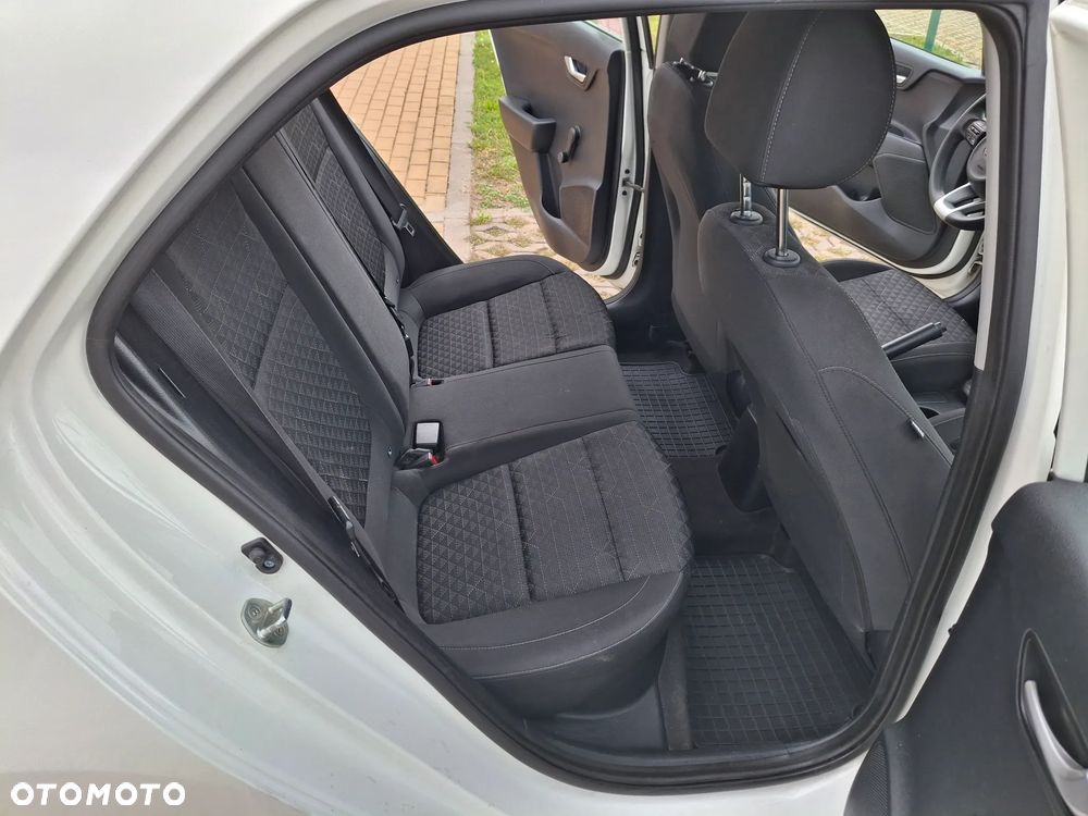 Kia Rio - 17