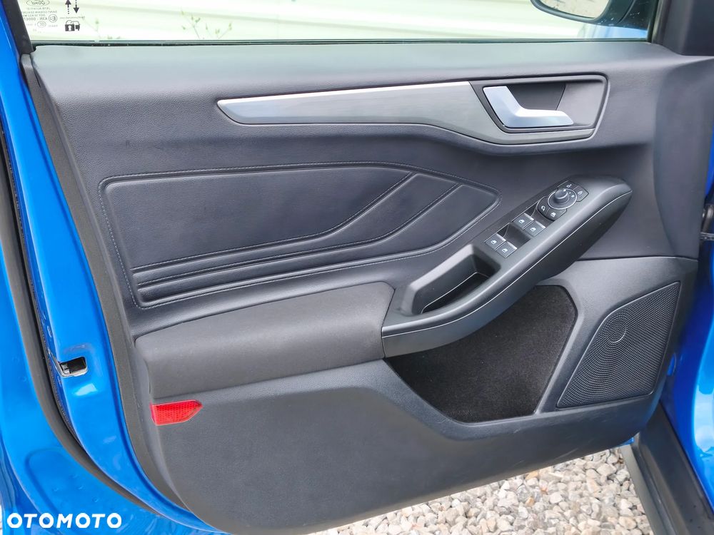 Ford Focus 1.0 EcoBoost Titanium - 11