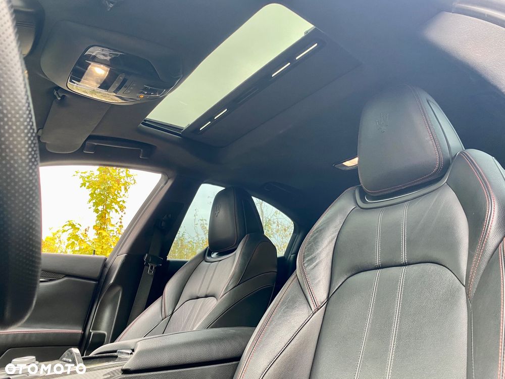 Maserati Ghibli S GranSport - 8