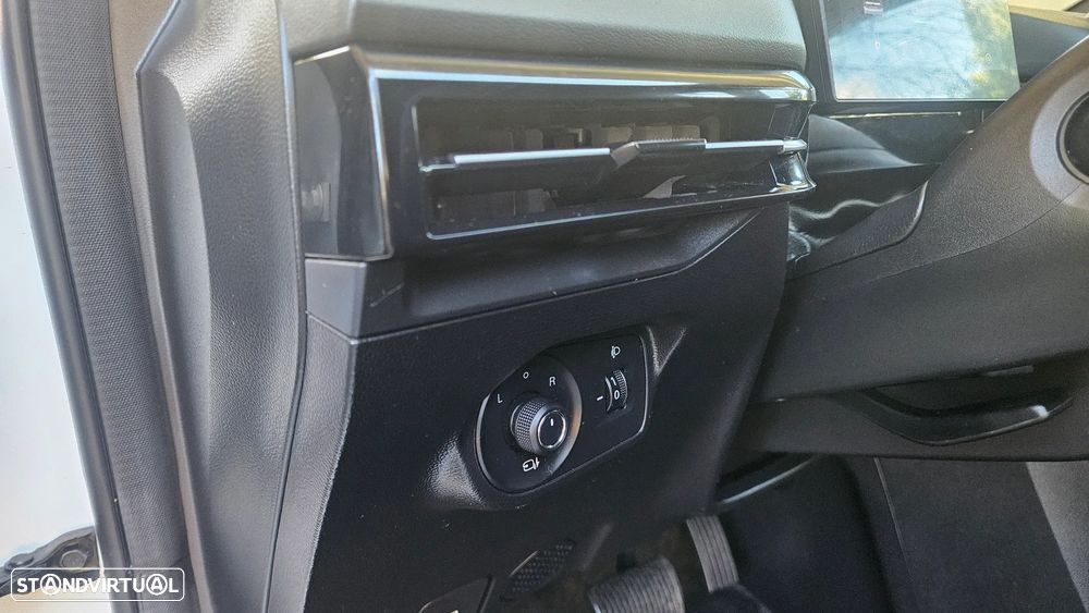 MG MG4 64 kWh Luxury - 16