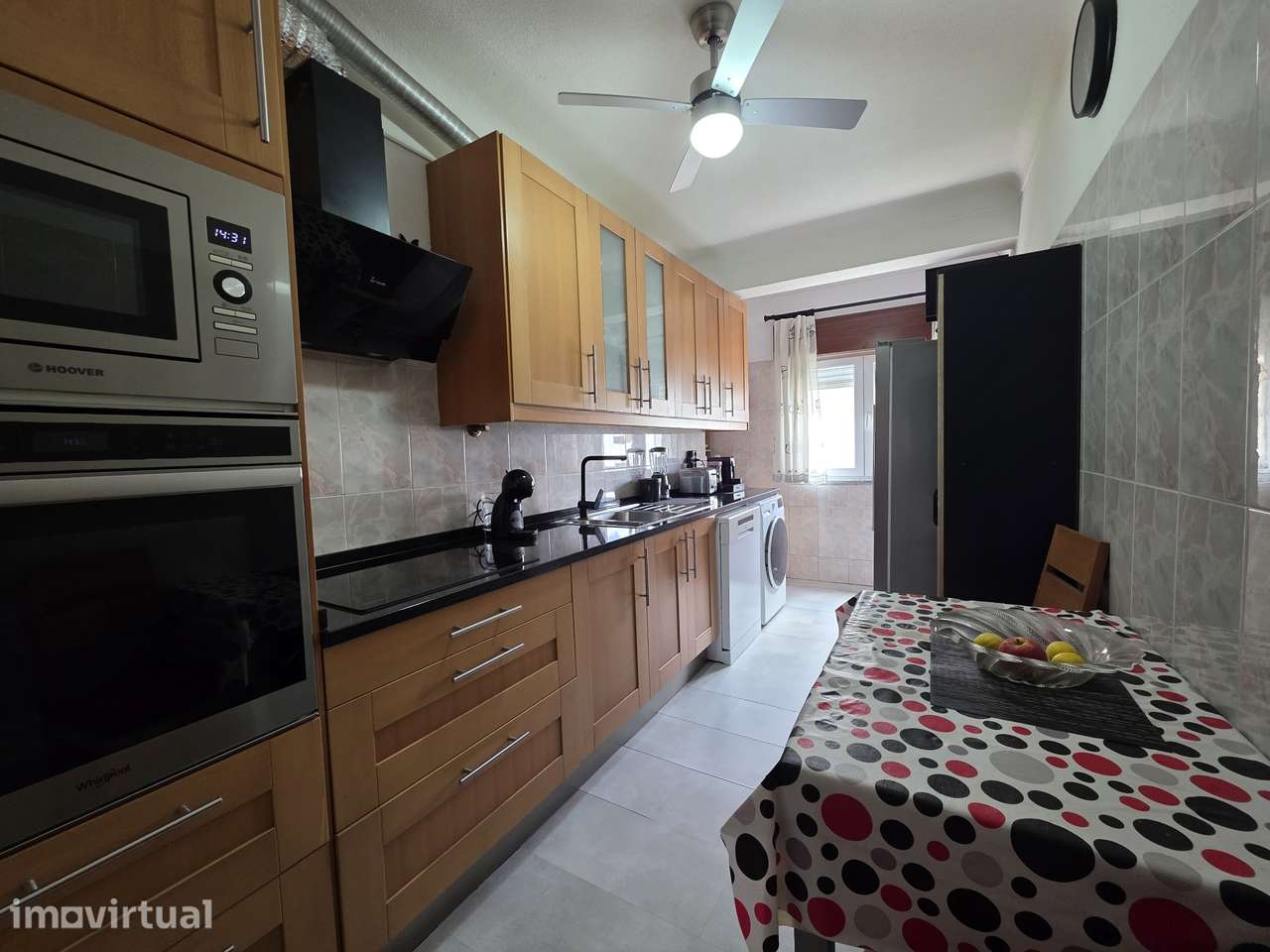 Apartamento T2 Remodelado na Quinta do Conde - Grande imagem: 2/25