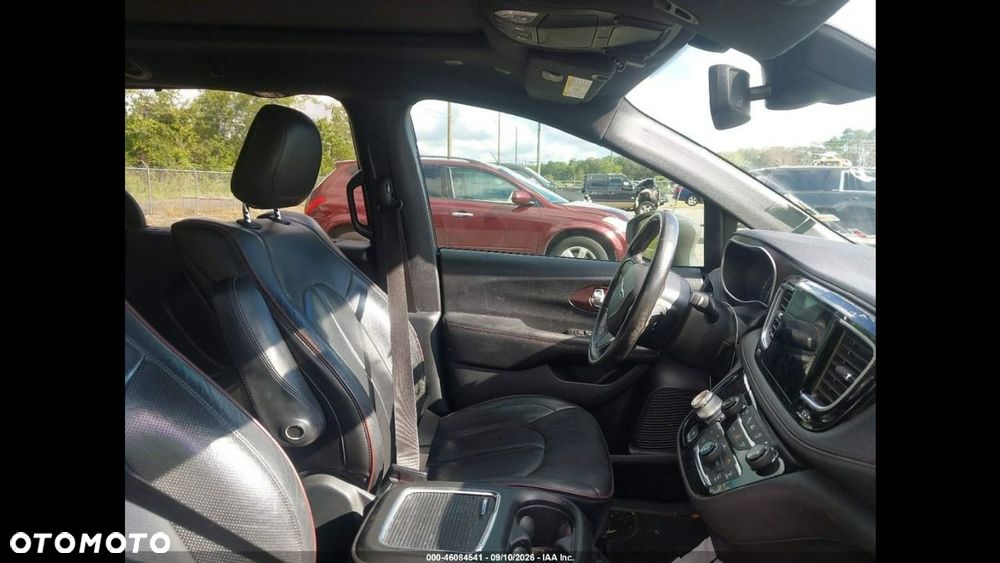 Chrysler Pacifica - 9