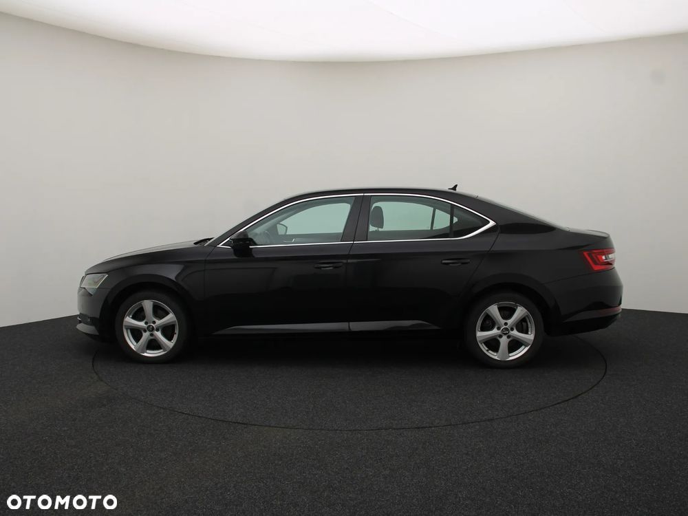 Skoda Superb 2.0 TDI Style DSG - 6