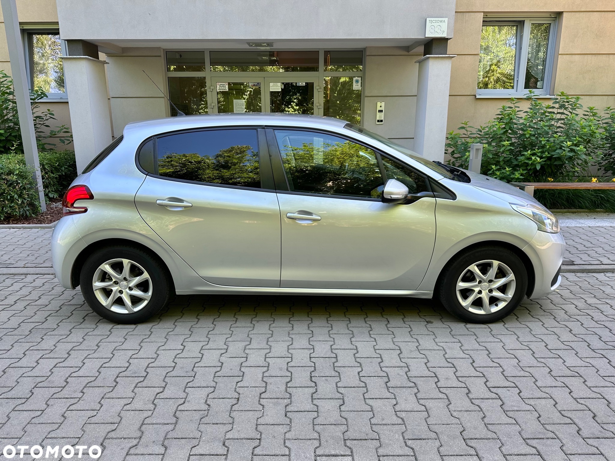 Peugeot 208 1.2 PureTech GPF Allure S&S EAT6 - 6