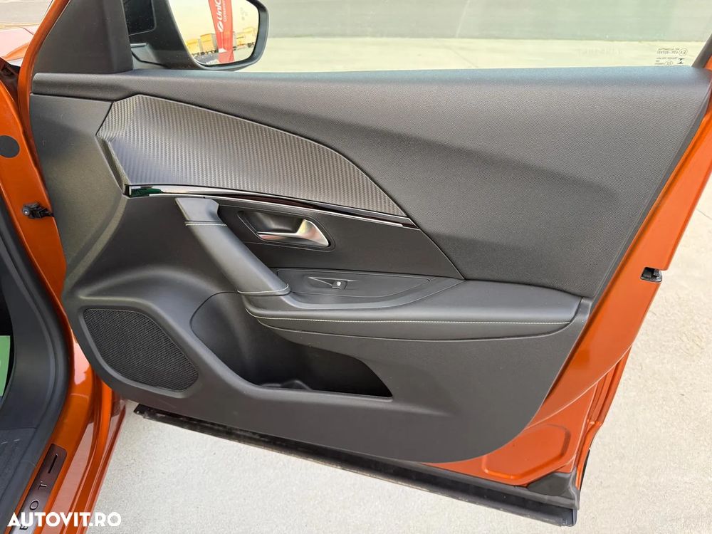 Peugeot 2008 1.2 L PureTech STT EAT8 GT - 39