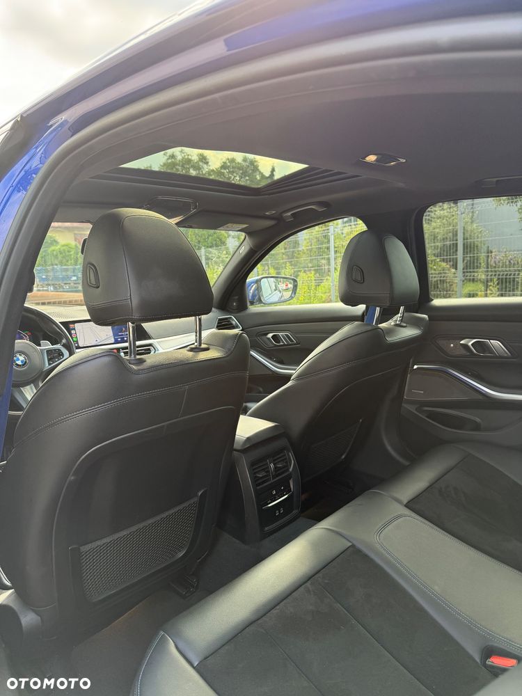 BMW Seria 3 320i M Sport - 9