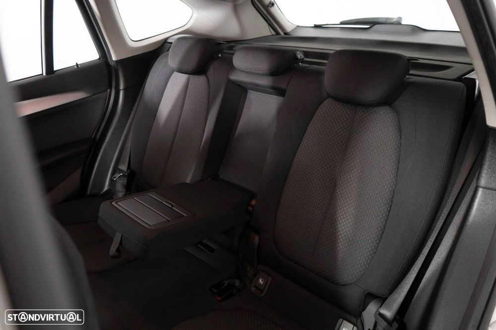 BMW X1 25 e xDrive Corporate Edition - 11