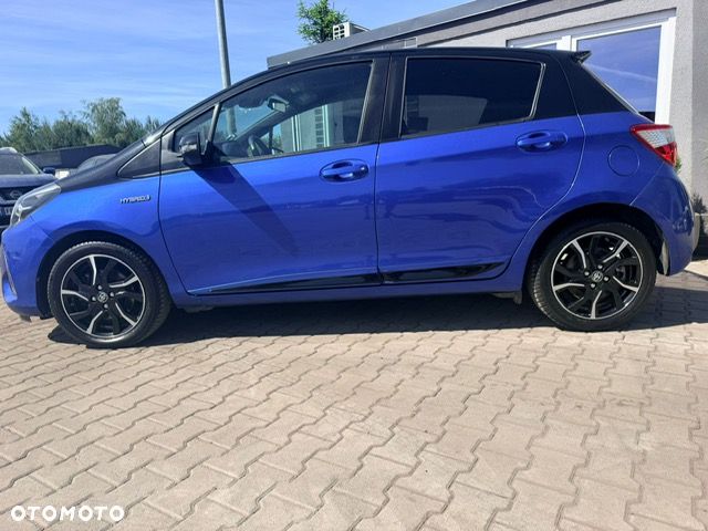 Toyota Yaris Hybrid 100 Selection Platinum - 4