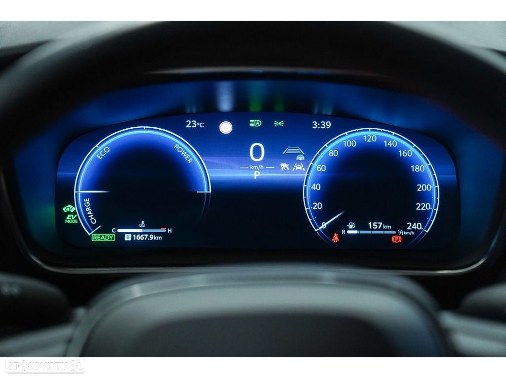 Toyota Corolla Touring Sports - 32