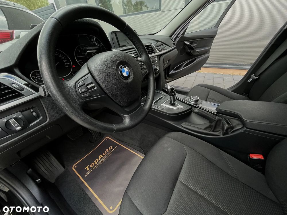 BMW Seria 3 320d Touring Advantage - 20