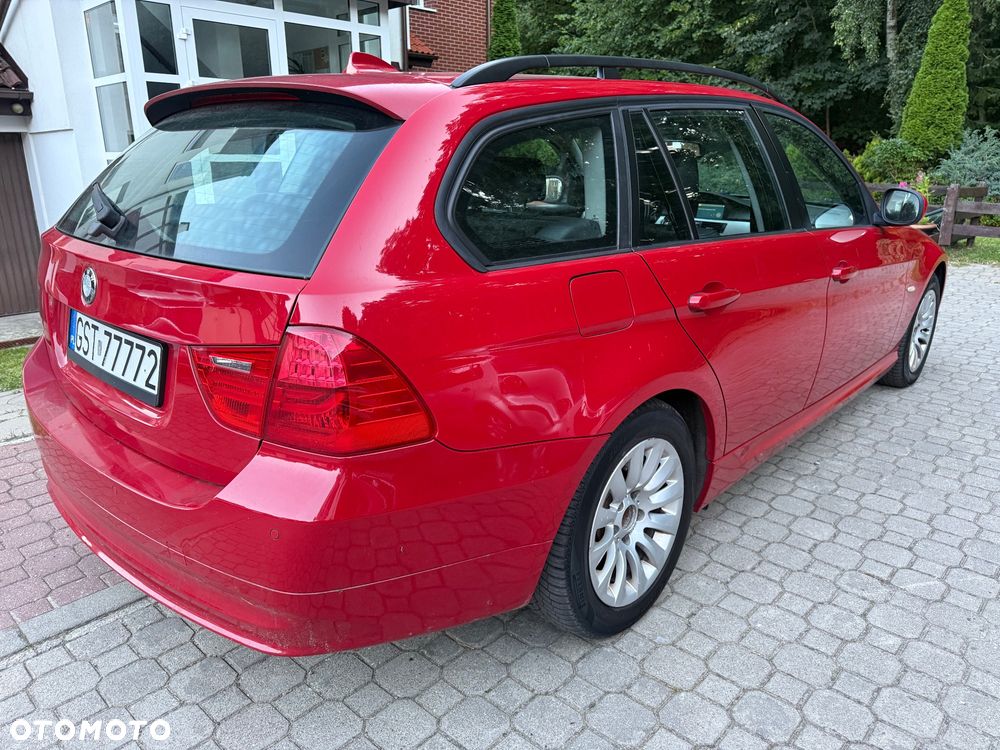 BMW Seria 3 320i - 5
