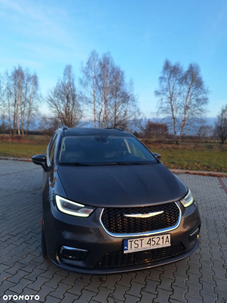 Chrysler Pacifica - 2