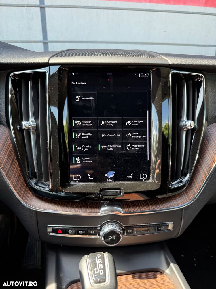 VOLVO XC60 2020 — imagine 11