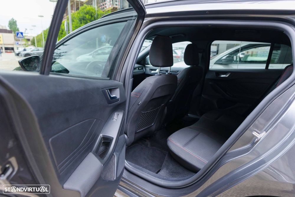 Ford Focus SW 1.0 EcoBoost MHEV ST-Line - 20