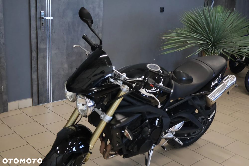 Triumph Street Triple - 12