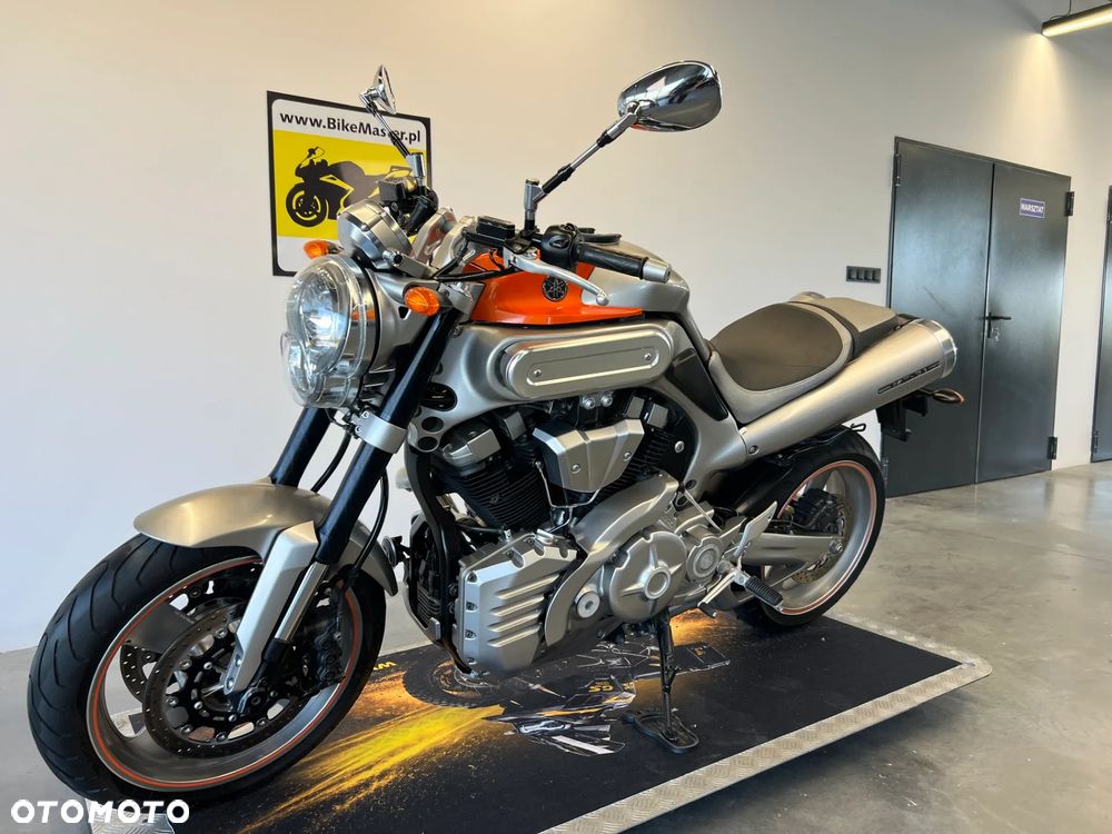 Yamaha MT - 7