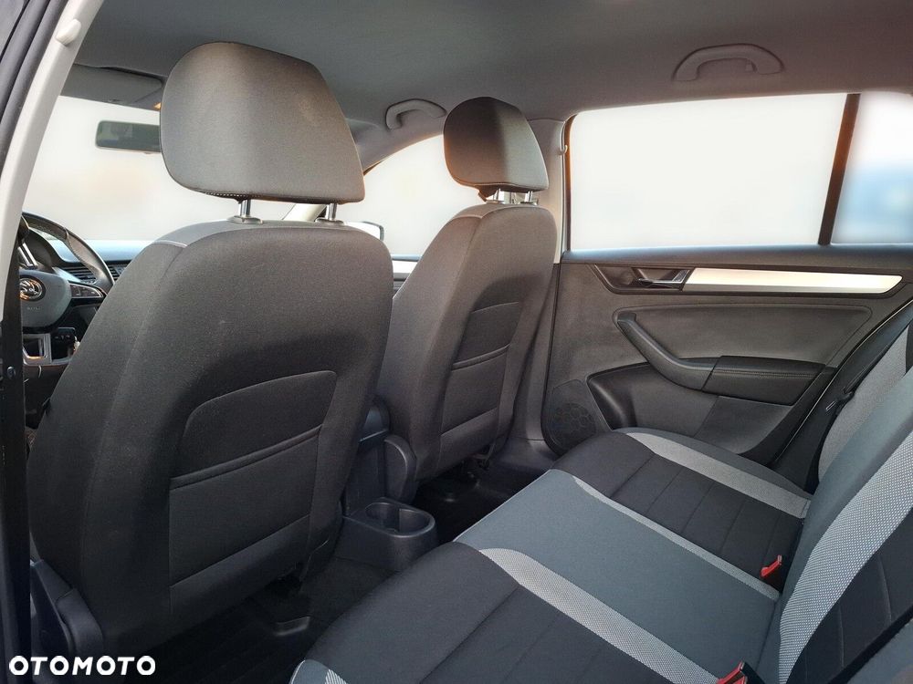 Skoda RAPID 1.0 TSI Ambition - 10