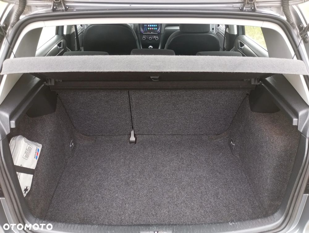 Volkswagen Golf - 23