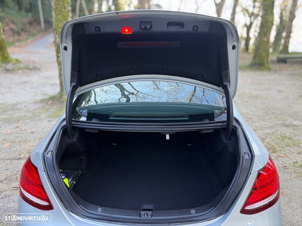 Mercedes-Benz E 220 d AMG Line - 13