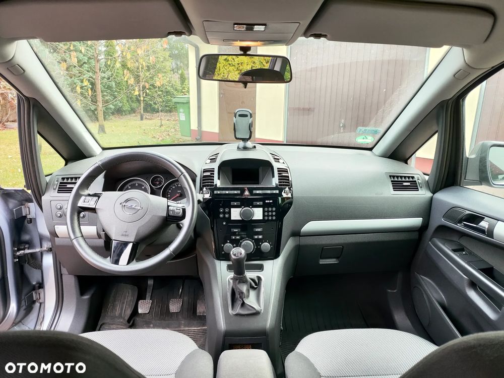 Opel Zafira - 15