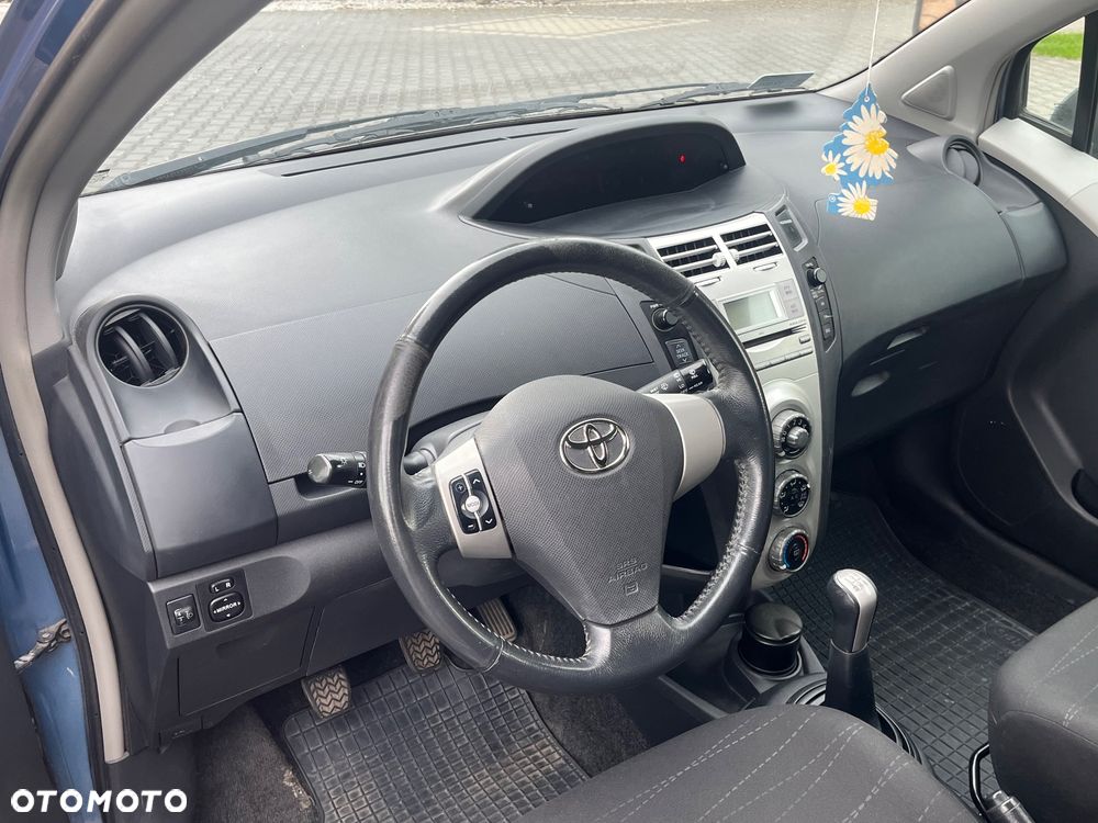 Toyota Yaris 1.0 Luna - 11