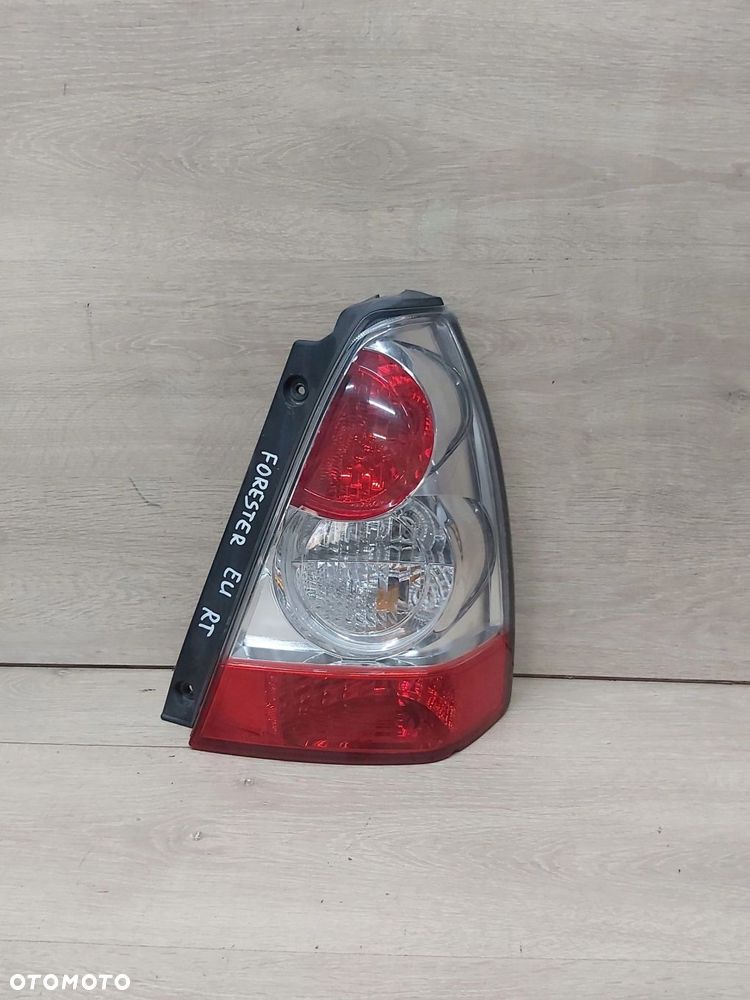Subaru Forester II SG 2,0 Lift lampa prawy tył - 1