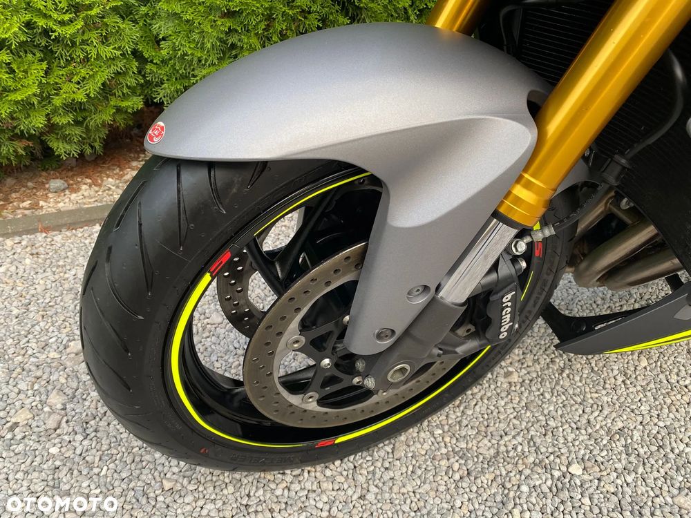 Suzuki GSX - 18