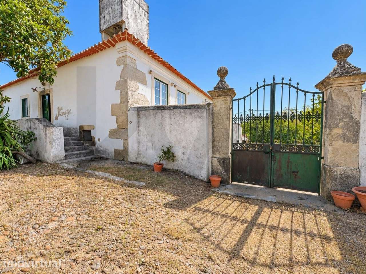Quinta ribatejana com 5 quartos e terreno- 5.450 m2 em Vale de Figueir