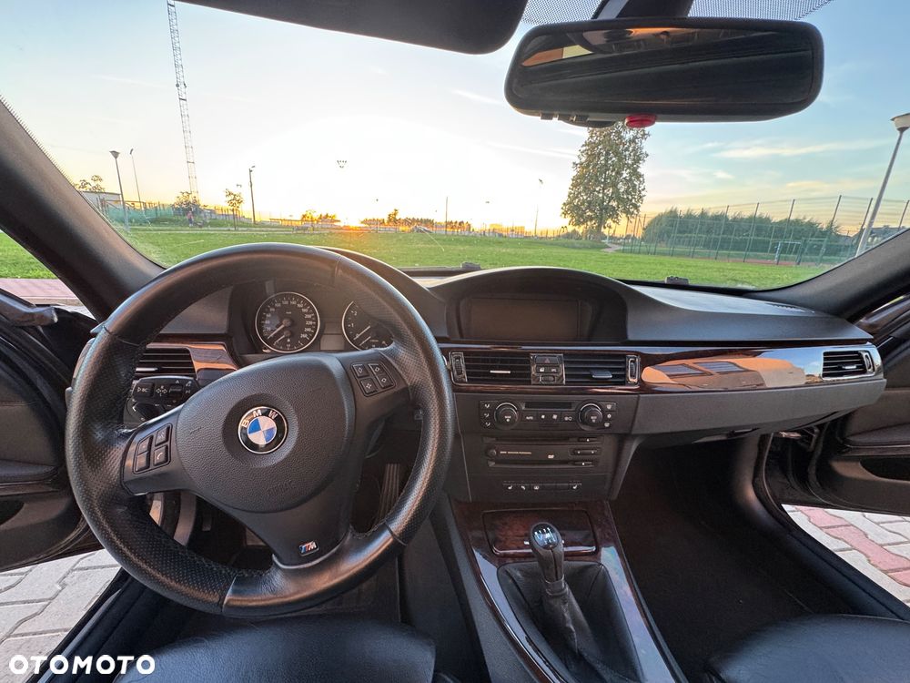 BMW Seria 3 330i - 15