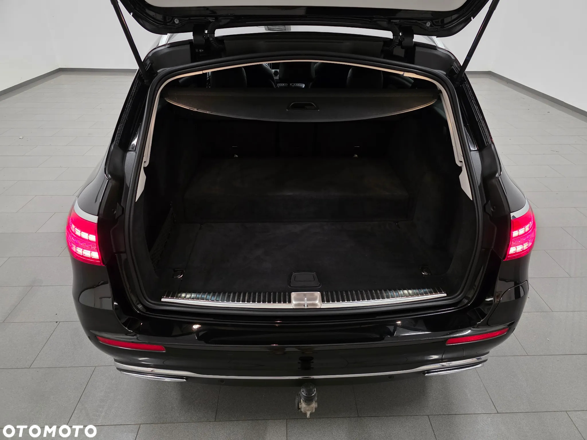 Mercedes-Benz Klasa E 220 d 4Matic 9G-TRONIC AMG Line - 39