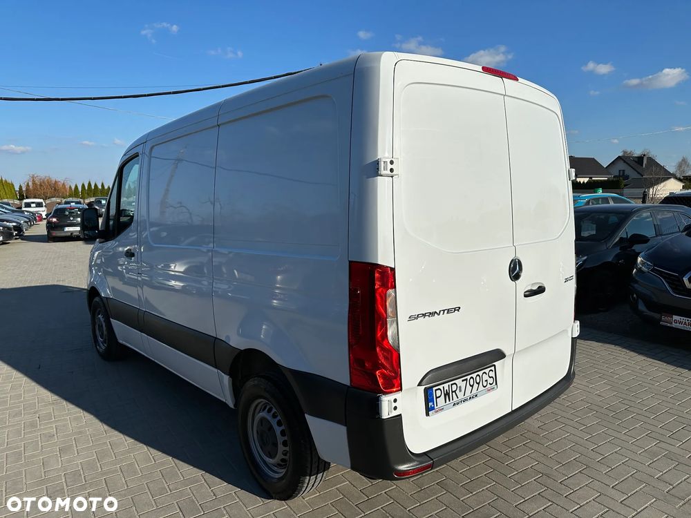 Mercedes-Benz Sprinter - 5