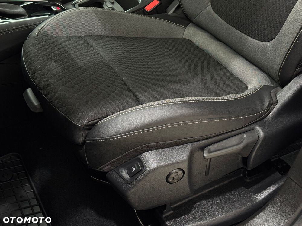 Opel Grandland X - 11