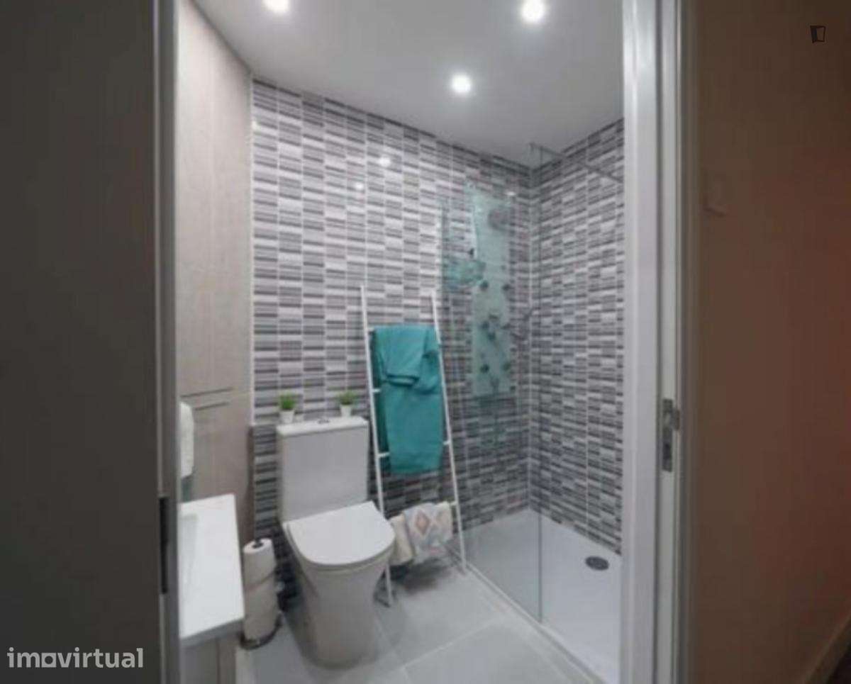 Apartamento com 2 quartos - localizado em Cedofeita Porto - Grande imagem: 2/11