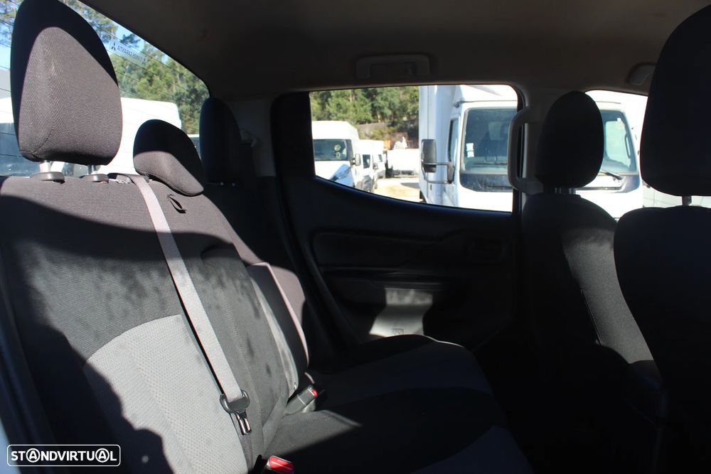 Mitsubishi L200 2.3 DI-D CD Invite 4WD - 8