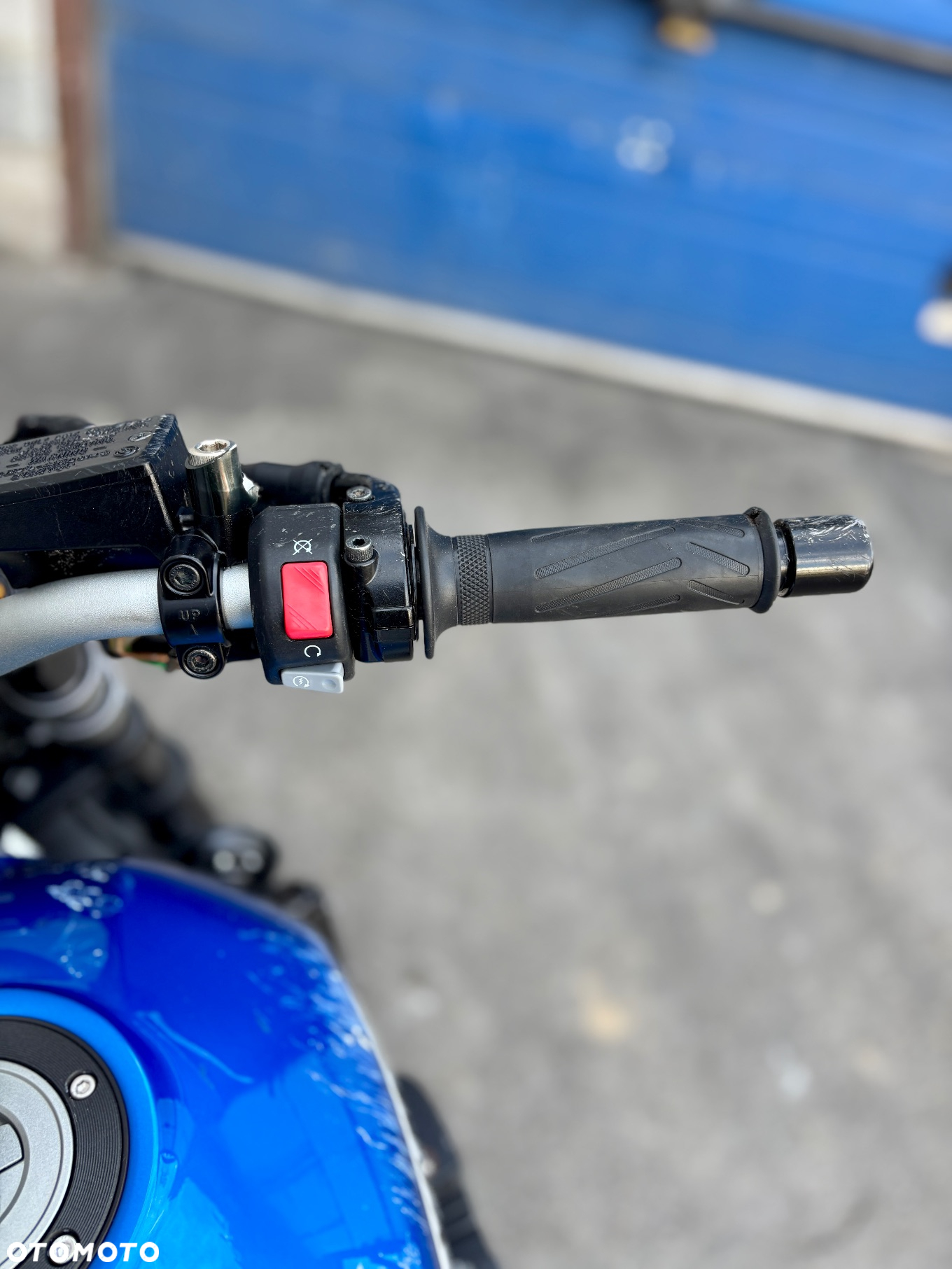Yamaha XJR - 13