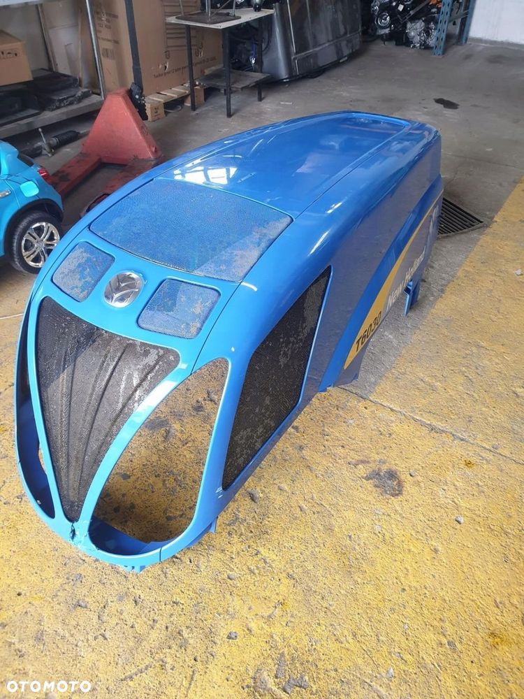 Maska Pokrywa Silnika NEW HOLLAND T6030 - 2